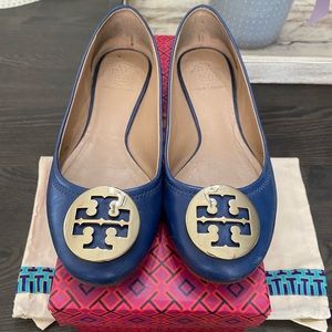 NWT Tory Burch Navy Gold Reva Size 7